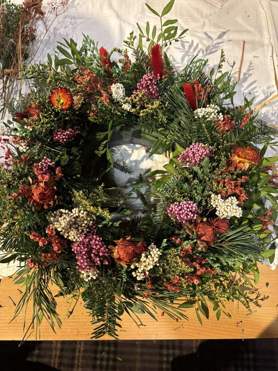 Really appreciate <a href="/FrancisHouseCH/">Francis House</a> and the support they offer. Last night was a parents get together where we learnt how to make these beautiful wreaths. 💙