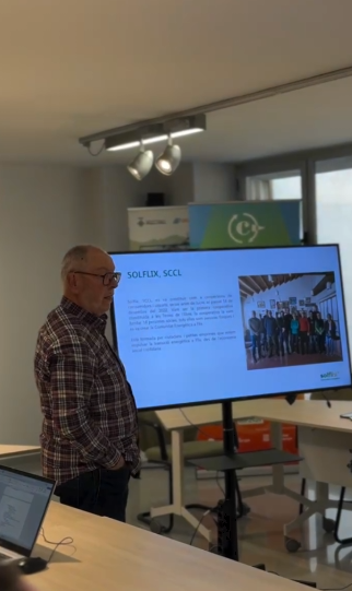 Sol_Flix's tweet photo. Més de setze empreses i agents del territori participen en una jornada sobre CAE, comunitats energètiques i finançament per a la descarbonització, organitzada per la OTE Cambra Reus i l’OTEC Tarragona. https://t.co/1qmSem9b6l
