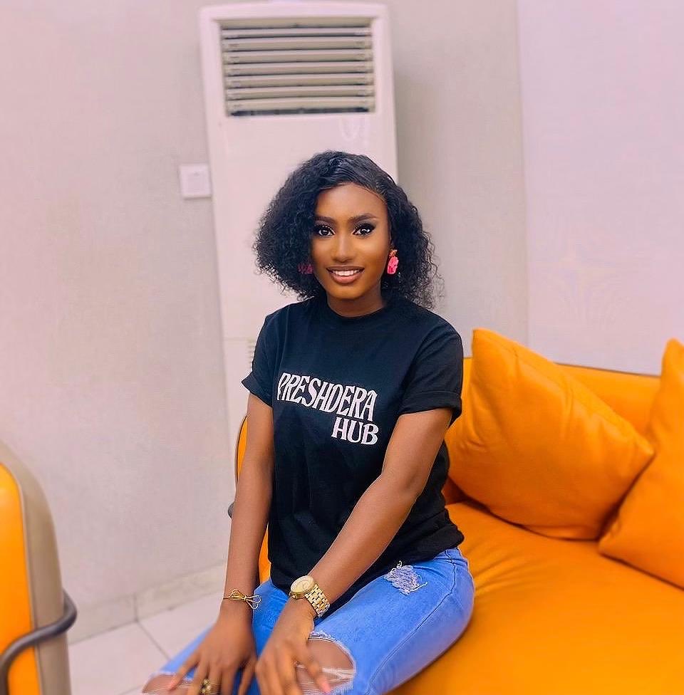 preshposhh's tweet photo. Even small steps count — progress is progress.

Remember:

✨ You are capable.
✨ You are resilient.
✨ You have more strength in you than you think.
Take a deep breath, set one clear intention for the day, and move forward with confidence. You’ve got this.
#BBNaija https://t.co/SDh3nMZjK8