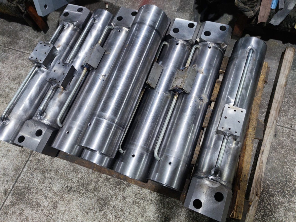 😊Weihang  OEM-equivalent hydraulic cylinder parts offer the same quality as  original equipment manufacturer parts. They are a cost-effective  solution for replacing worn-out components |  whmechtech.com
#CylinderEnterprise 
#LongStrokeHydraulicCylinder 
#HydraulicPump