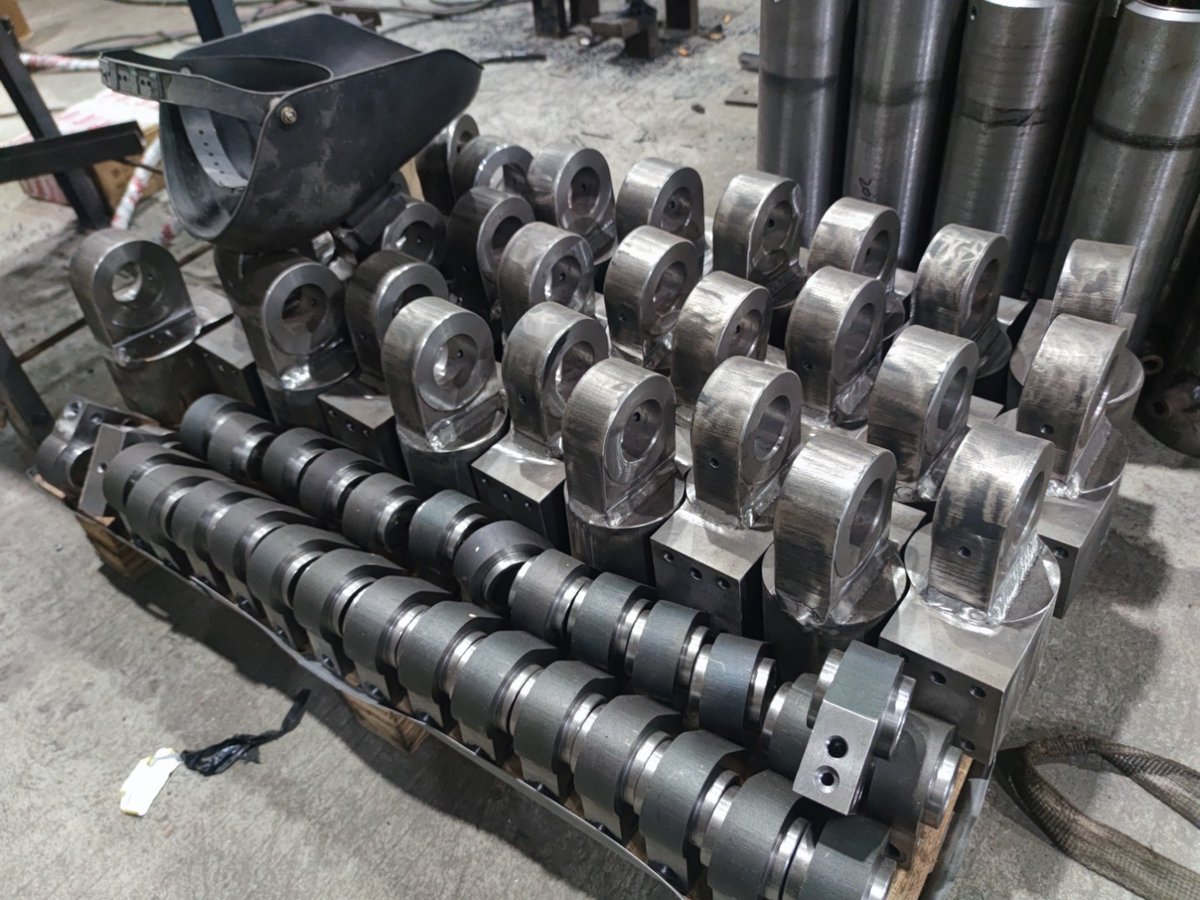 whcylinder's tweet photo. 😊Weihang  OEM-equivalent hydraulic cylinder parts offer the same quality as  original equipment manufacturer parts. They are a cost-effective  solution for replacing worn-out components |  https://t.co/NG63VfE6gX
#CylinderEnterprise 
#LongStrokeHydraulicCylinder 
#HydraulicPump https://t.co/MVo1aC9TUJ