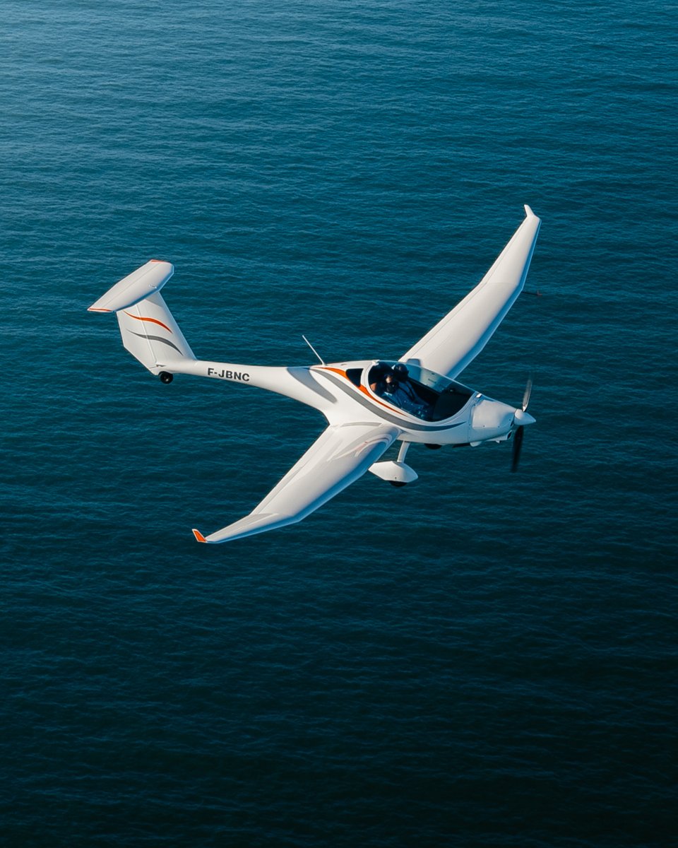 JMBaircraft's tweet photo. Not every day is good, but every flight in a Phoenix is.

#jmbaircraft #phoenix #motorglider #vl3 #flyrotax #boseaviation #garminaviation #evoturbine #phoenixmotorglider #sv4 #vl3 #vl3evolution #flythelegend https://t.co/sYMeWtU8Ow