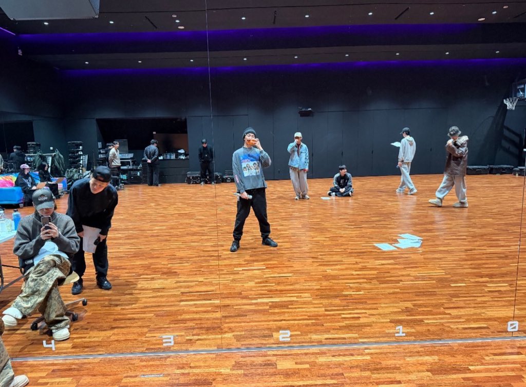 seokjinbit's tweet photo. “BTS are going to disband”
“BTS hate each other now”
“BTS definitely despise each other”
“BTS comeback is going to be cancelled”

BLAH BLAH BLAH SIKE LMAO https://t.co/LdJ3nJBgow