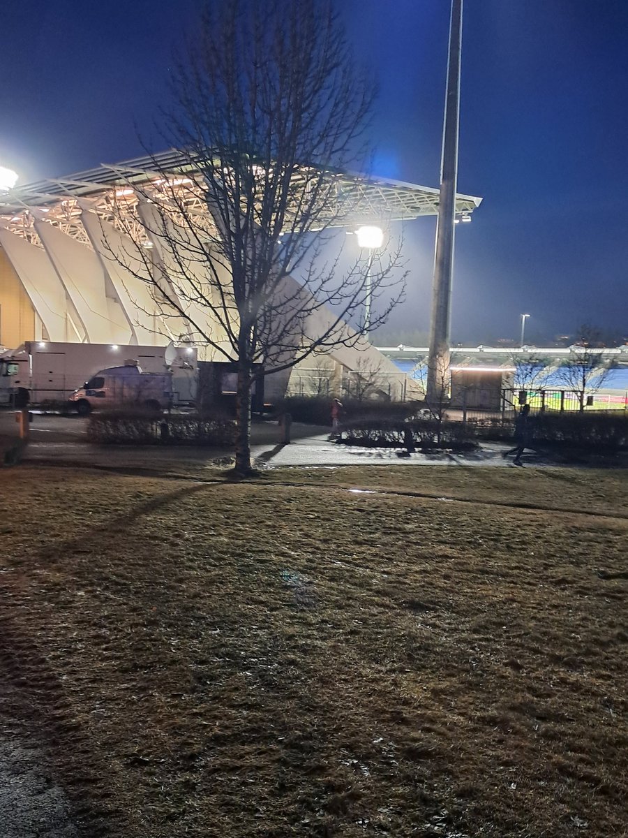 srfc03's tweet image. #FloodlightFriday