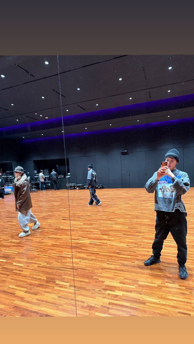 btsbase07's tweet image. 📸 Instagram Update — 251212

#RM stories

OT7 😭😭💜