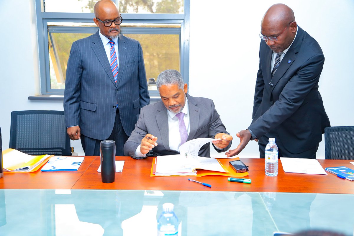lgrb_uganda's tweet photo. 📣 Leadership Update!

We are honoured to welcome and extend our warmest congratulations  to @WilliamFBlick now sworn in as Board Member of the National Lotteries and Gaming Regulatory Board. 

With his extensive leadership experience  across global sports governance, business and community development, Blick joins an exceptional team led by the Board Chairman @KitarikoKen tasked with strengthening oversight, boosting responsible gaming, and driving growth in Uganda’s gaming industry.

The inauguration was presided over by His Worship @PaulEdoku, Registrar of the High Court @JudiciaryUG . His Worship commended the Board for the impactful regulation and tasked members to continue with the spirit of serving Uganda. 

#ResponsibleGamingUg