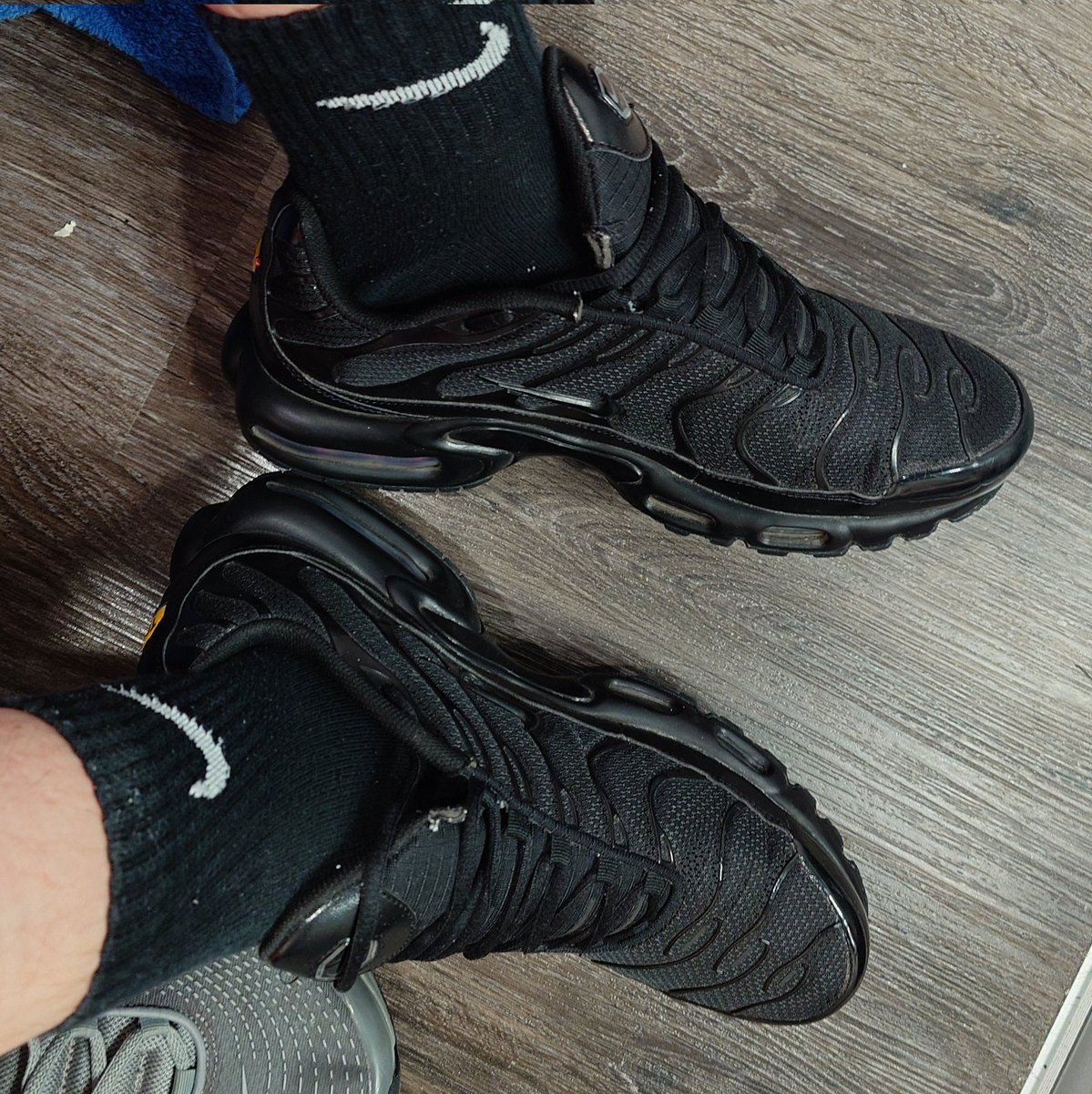 CurwenSimon's tweet photo. #kotd #tripleblack #nike #tn with #blacknikesocks
It's rare you'll see me in triple black. https://t.co/FJHtUCL2dc