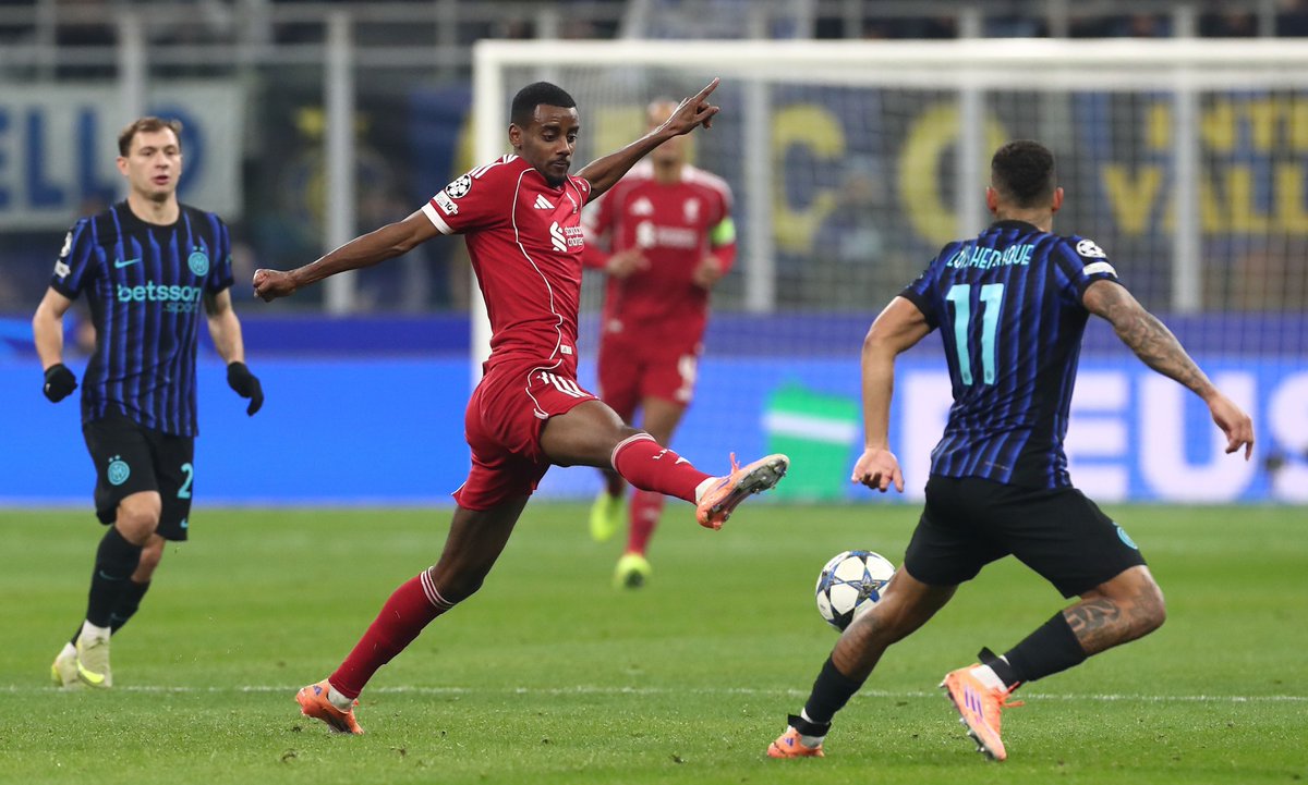 AnfieldEdition's tweet photo. Slot has said that Alexander Isak picked up a knock against Inter.

He will see if he is ready to play tomorrow. https://t.co/0oaRvhJQ8B