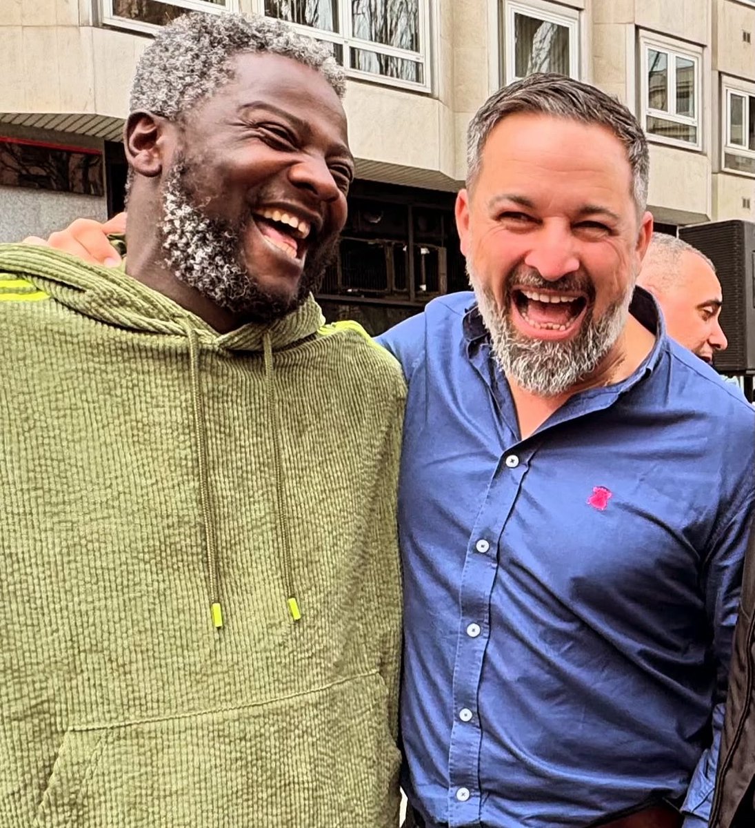 <a href="/RamonLopez_G/">Ramón López 🏳️‍🌈🔻</a>