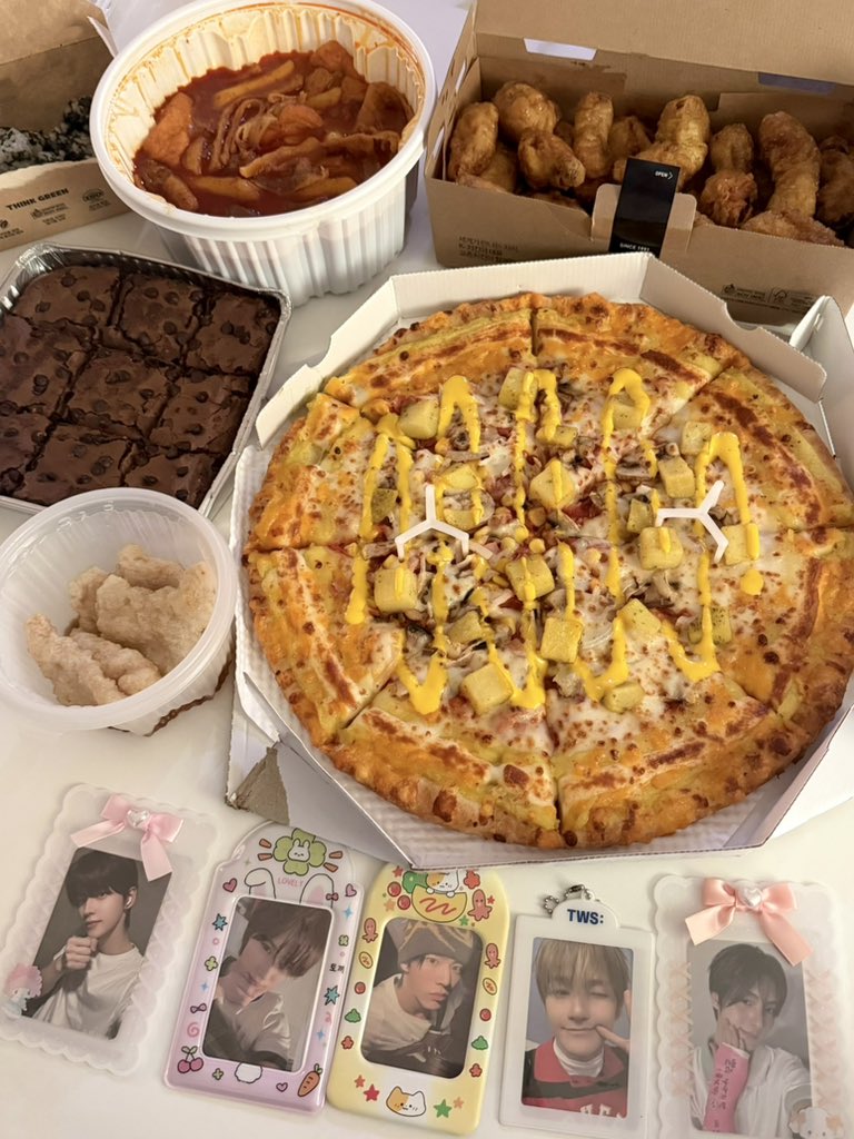 nnewyu's tweet photo. 돼지파티.. https://t.co/aOu3oTGd07
