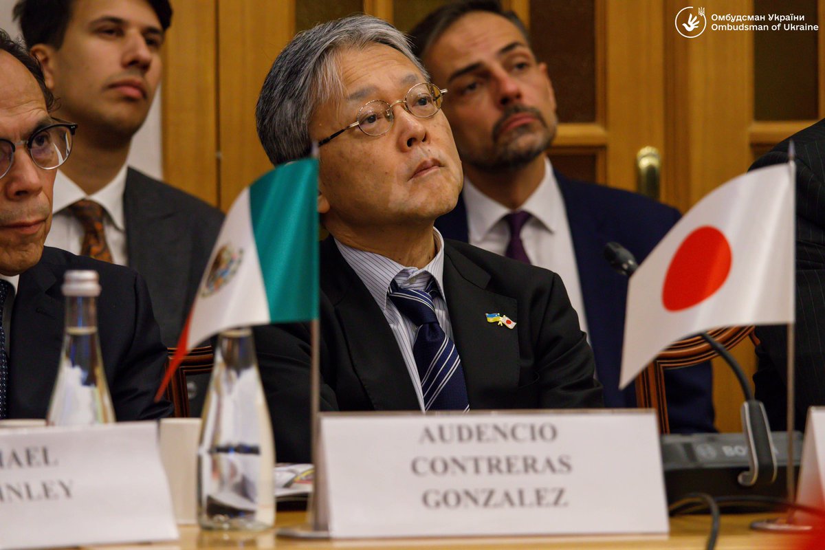 JPEmbUA's tweet image. 9 грудня посол Накаґоме взяв участь у засіданні Робочої групи 4 Формули миру, щодо повернення військовополонених, утримуваних цивільних осіб та дітей, зі зворушливим свідченням колишнього українського військовополоненого. 🇯🇵 разом із 🇺🇦 закликає до швидкого повернення українців.