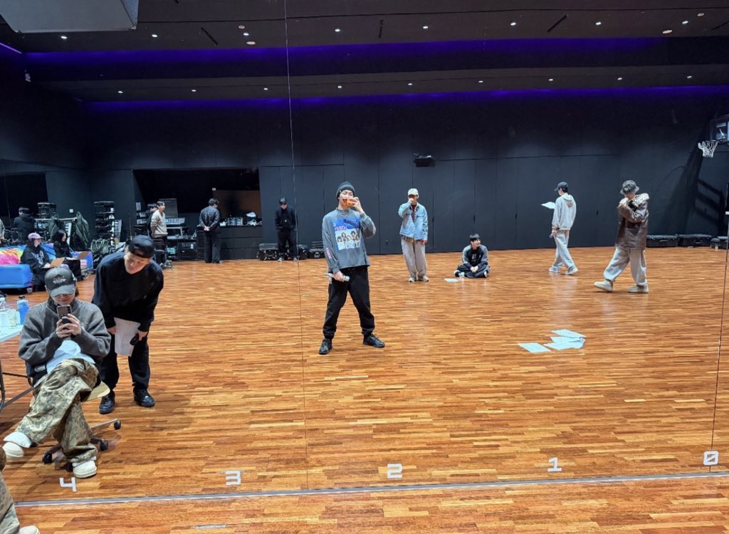 Tae4kookieBts's tweet image. WHAT AN AMAZING DAY TO BE ALIVE 😭 WE GOT OT7 UPDATE AND YOONGI UPDATE AT THE SAME TIME CAN'T BE MORE HAPPY THAN I ALREADY AM 😭💜 MY BABIES 🥺❤️

BTS IS COMING 
THANK YOU NAMJOON 
THANK YOU YOONGI