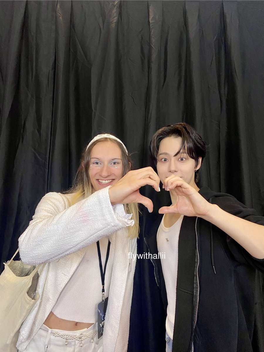 FlywithAllii's tweet photo. forever engraved in my heart and my mind 🌟
thank you for everything my precious Oneus, you are my sun and my moon, for eternity 🤍 https://t.co/9E55YufefS