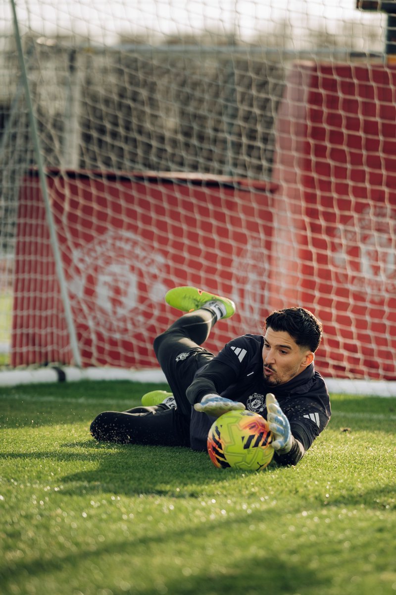 ManUtd's tweet photo. Shot-stoppers 🧤❌ https://t.co/JkZyRufsGC