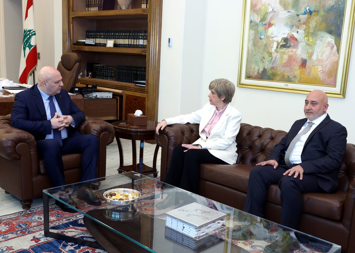 الرئيس جوزاف عون زوّد السفيرين عبير طه (اليابان) ومازن كبارة (الغابون) بتوجيهاته قبيل سفرهما إلى مركزي عملهما