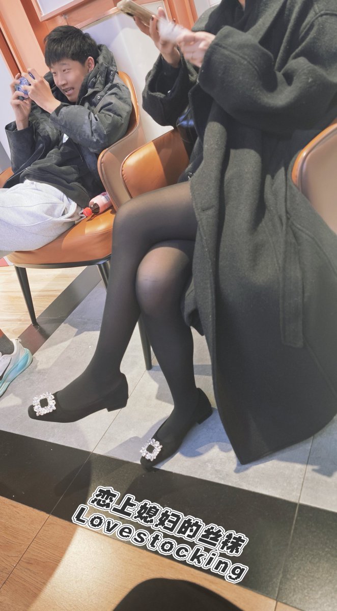 恋上媳妇的丝袜 tweet media