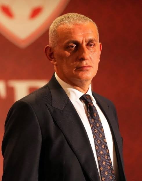 Tarafsızlığını yitirmiş mafya vari konuşmalarıyla Galatasaray'ı tehdit eden biri Türk futbolunu yönetemez.