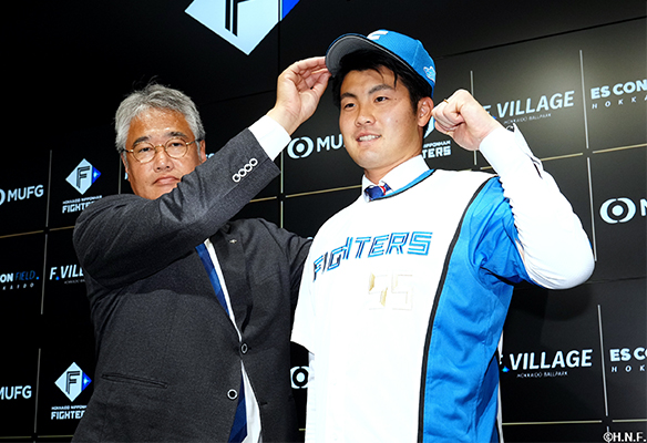 本日12/12(金)、現役ドラフトで読売ジャイアンツから移籍加入した菊地