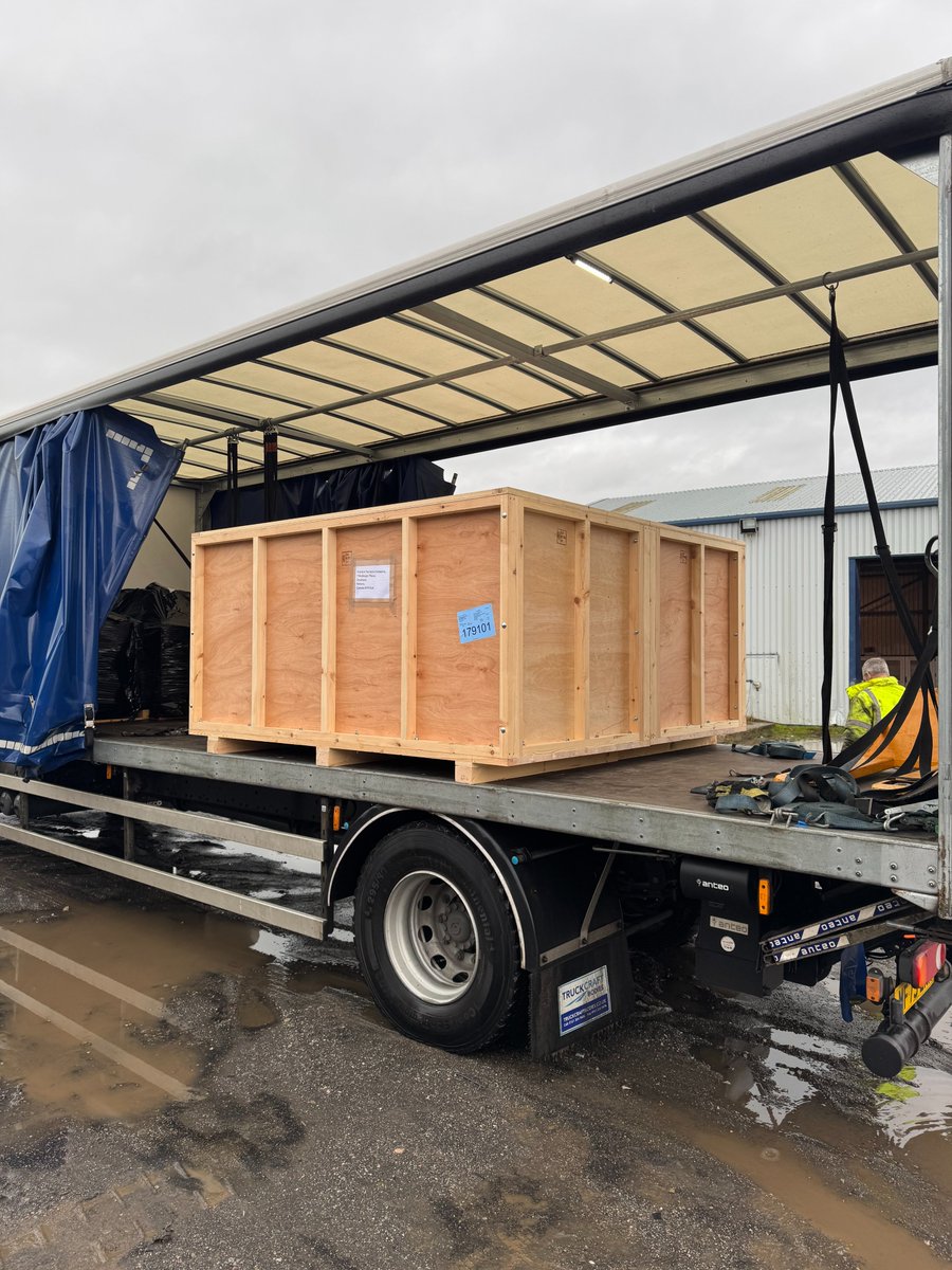 🏴󠁧󠁢󠁥󠁮󠁧󠁿➡️🇨🇦

More deliveries leaving Accurite; this time to our overseas customer in Canada.

Two Jenny Lind Polishing machines will be heading across the pond for arrival in the New Year.