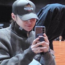 SabrynaNe's tweet photo. Hay personas que son tu lugar favorito 💖

#SUGA  

https://t.co/c2HbeKaPnL https://t.co/T6GadGMKPB