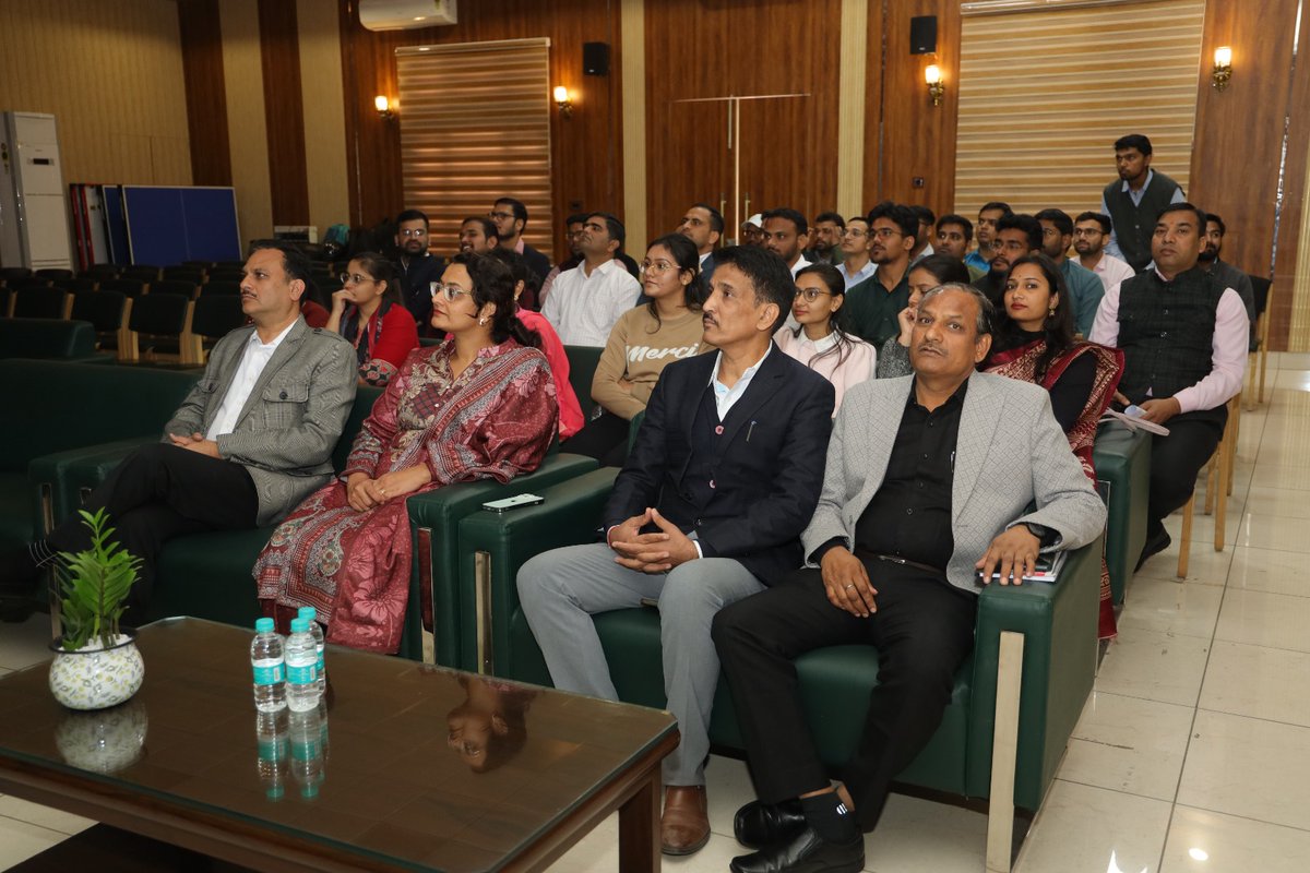 IncomeTaxRaj's tweet image. A valediction ceremony to mark the culmination of the six-week mandatory training programme for newly promoted Office Superintendents (Batch–2025) was held at Aaykar Hall, NCRB Jaipur. The occasion was graced by Shri Shailendra Sharma, CIT (Admn. &amp;amp; TPS), who presided as the Chief…