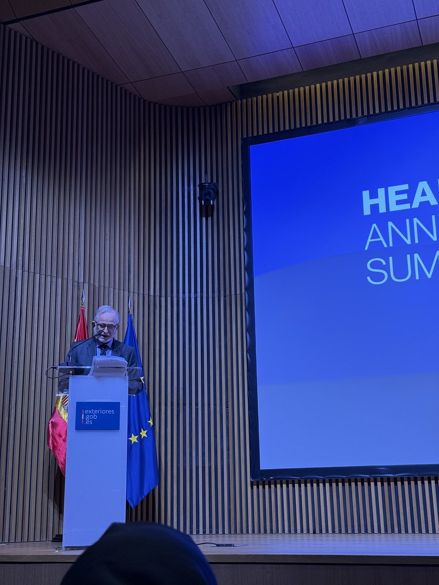 Richard Bennett asked the world to recognize gender apartheid and not to normalize what Taliban are doing any further.

ریچارد بنت از جهان خواست تا اپارتاید جنسیتی را به رسمیت بشناسند و بیشتر از این نورمال سازی نکنند.