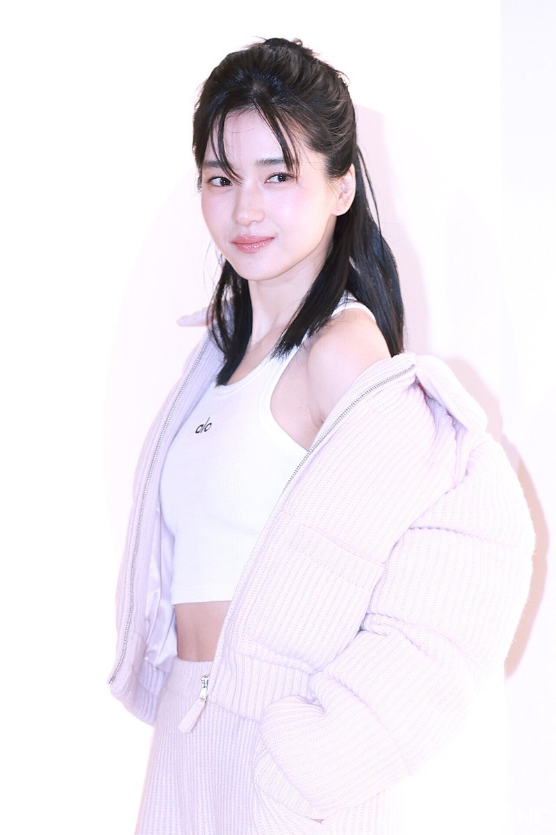 KimTaeRiArab's tweet photo. 251212 || [📸]

- كيم تايري من حضورها حدث متجر alo pop-up 🩷

 #KimTaeRi #김태 https://t.co/KKjDZpN642