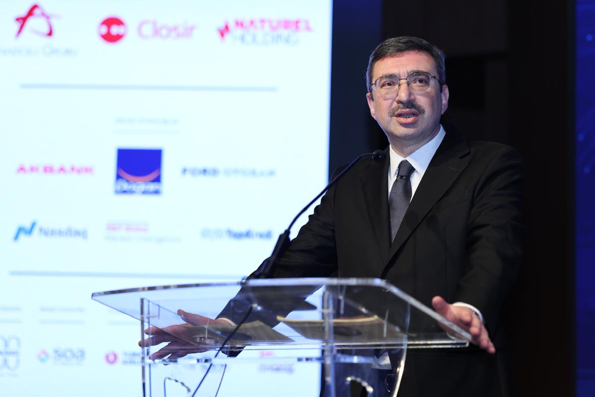 📍 14. TÜYİD Yatırımcı İlişkileri Zirvesi | Açılış Konuşmaları

Zirve sektörün geleceğine ışık tutan etkileyici açılış konuşmalarıyla başladı.