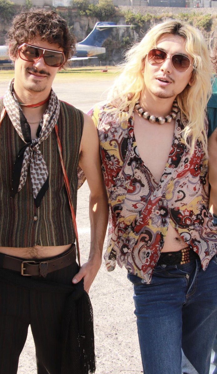 藤井風オフィシャルサイトのCasketGirl BTS
ギャラリーの半分くらい👖🤐開いてる😂
#藤井風 #fujiikaze
fujiikaze.com/gallery/casket…