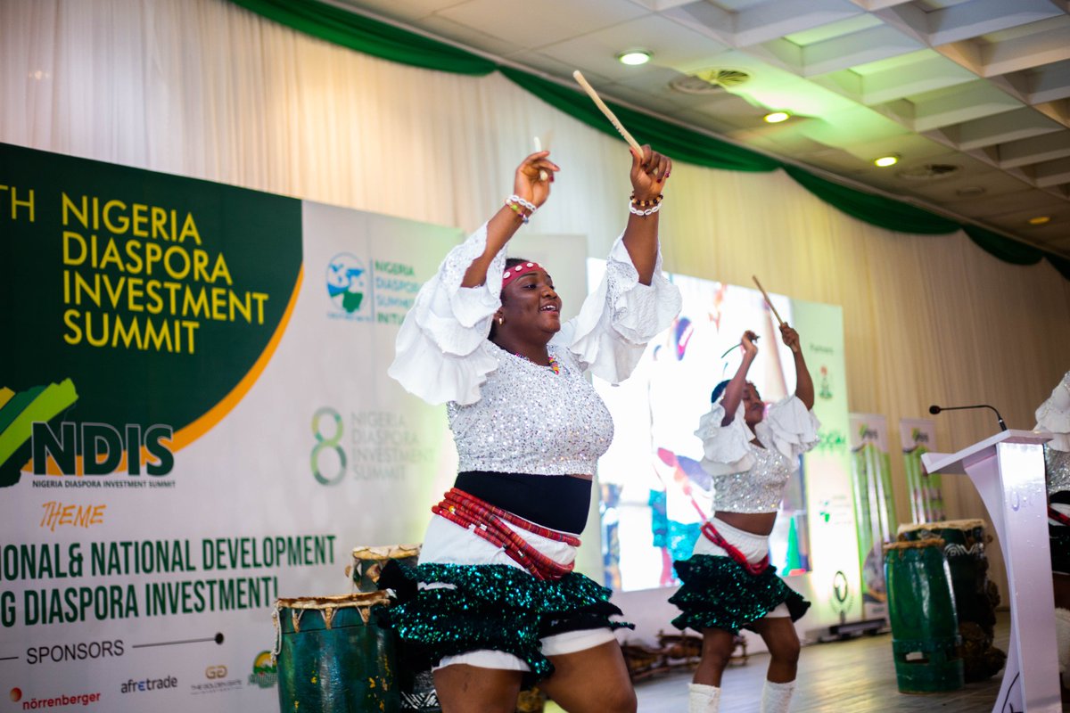 NDISummit's tweet photo. The cultural dance presentation lit up the evening with vibrant colours, rhythms, and tradition. A beautiful showcase of Nigeria’s rich heritage, reminding us of the unity and diversity that continue to inspire our collective progress.
#NDIS2025 #NIDCOM #NigeriaDiaspora https://t.co/2kzAtYQP35