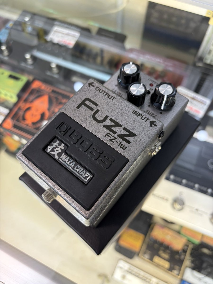 BOSS FZ-1w BOSSの人気ペダルを買取させていただきました🤩 クセの強い