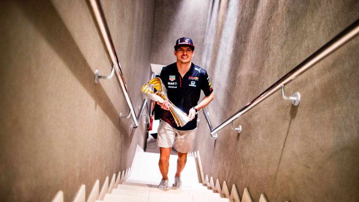 redbullracing's tweet image. 4 years since the World Championship went Dutch...🇳🇱🏆

⏮️ 2021 || #F1 || #RedBullRacing