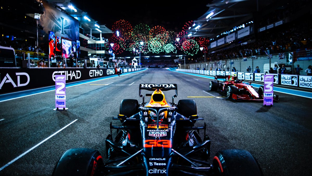 redbullracing's tweet image. 4 years since the World Championship went Dutch...🇳🇱🏆

⏮️ 2021 || #F1 || #RedBullRacing