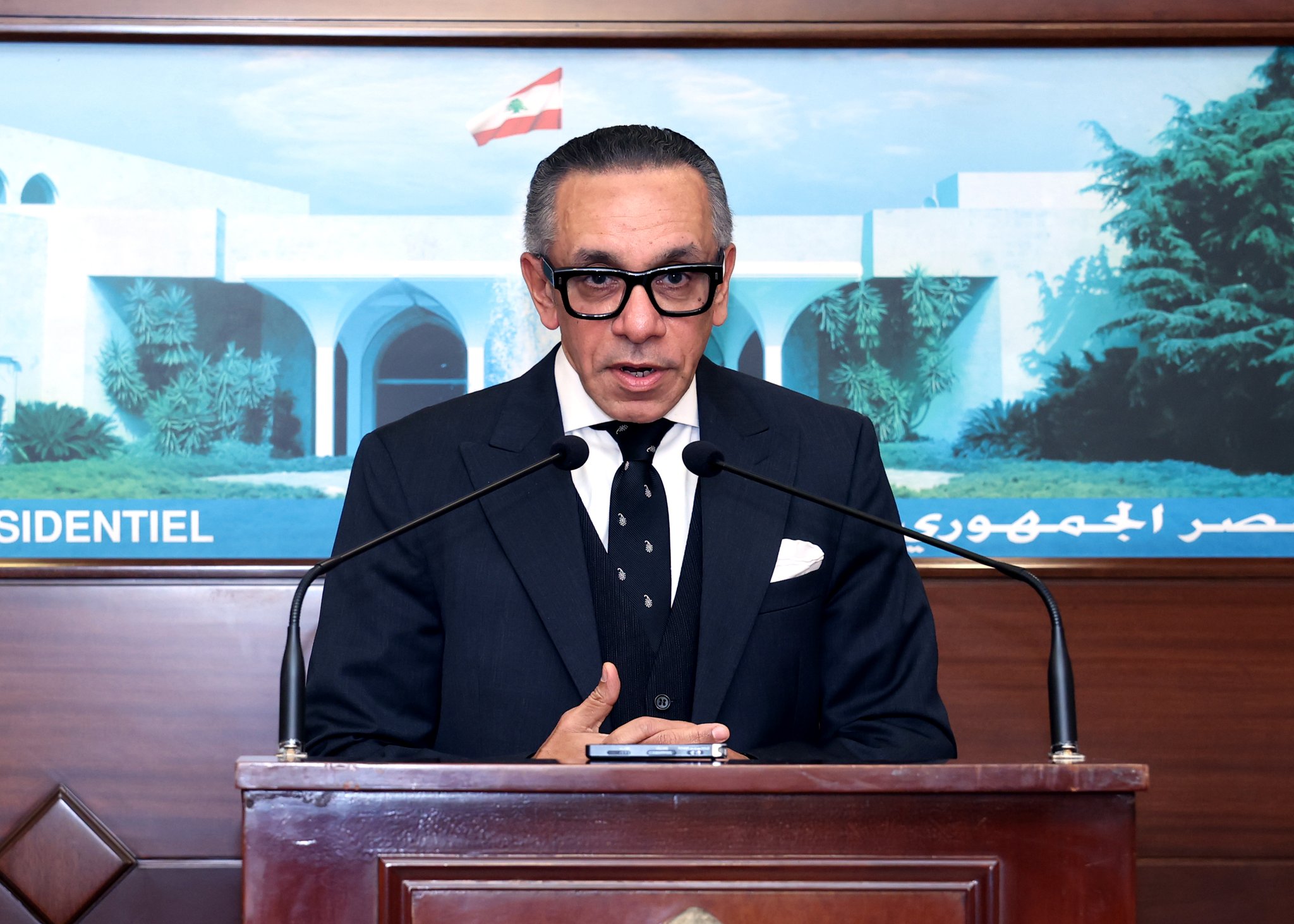 السفير المصري في لبنان، علاء موسى (الرئاسة اللبنانية). 