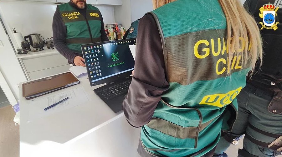 Debemos estar eternamente agradecidos a los HÉROES que van a impedir a Sánchez y a su banda criminal saquear España de arriba a abajo, convertirla en Venezuela perpetuándose en el poder y hacer que la mitad de la sociedad se odie con la otra mitad. 
LARGA VIDA A LA UCO