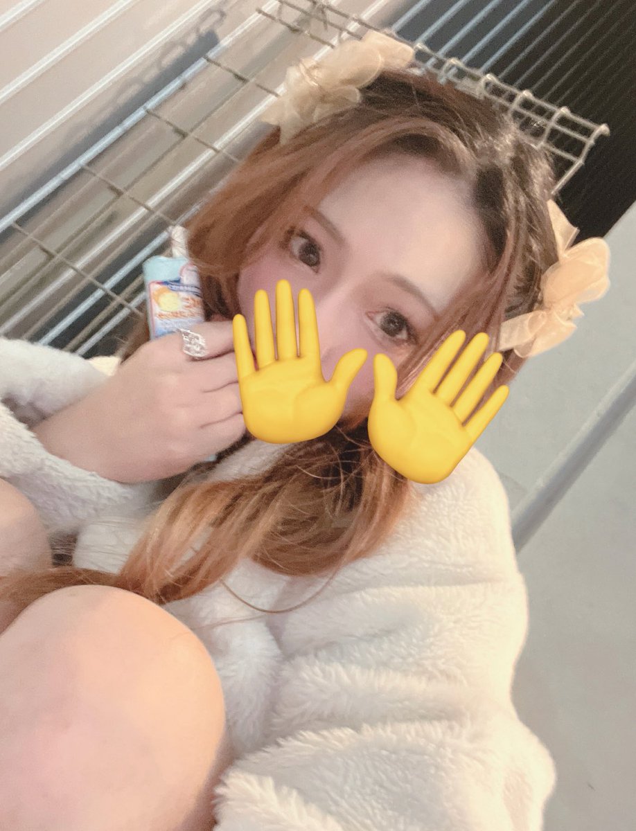 yzuyzu_fever's tweet photo. 今日はちょっとだけ出勤🤧 https://t.co/5GiuRFbk2c