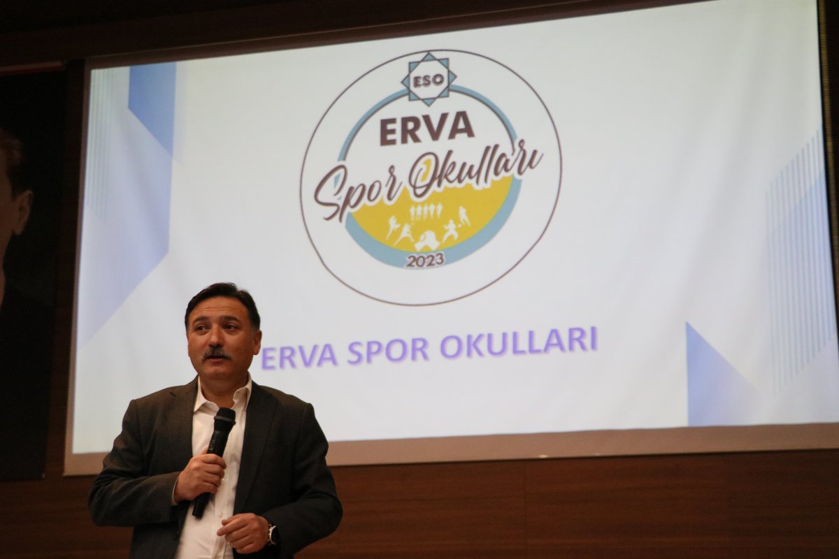 Valimiz Sayın Gökmen Çiçek, Erva Spor Okulları antrenörleriyle Melikgazi Belediyesi Konferans Salonu’nda bir araya gelerek genel bir değerlendirme toplantısı gerçekleştirdi.