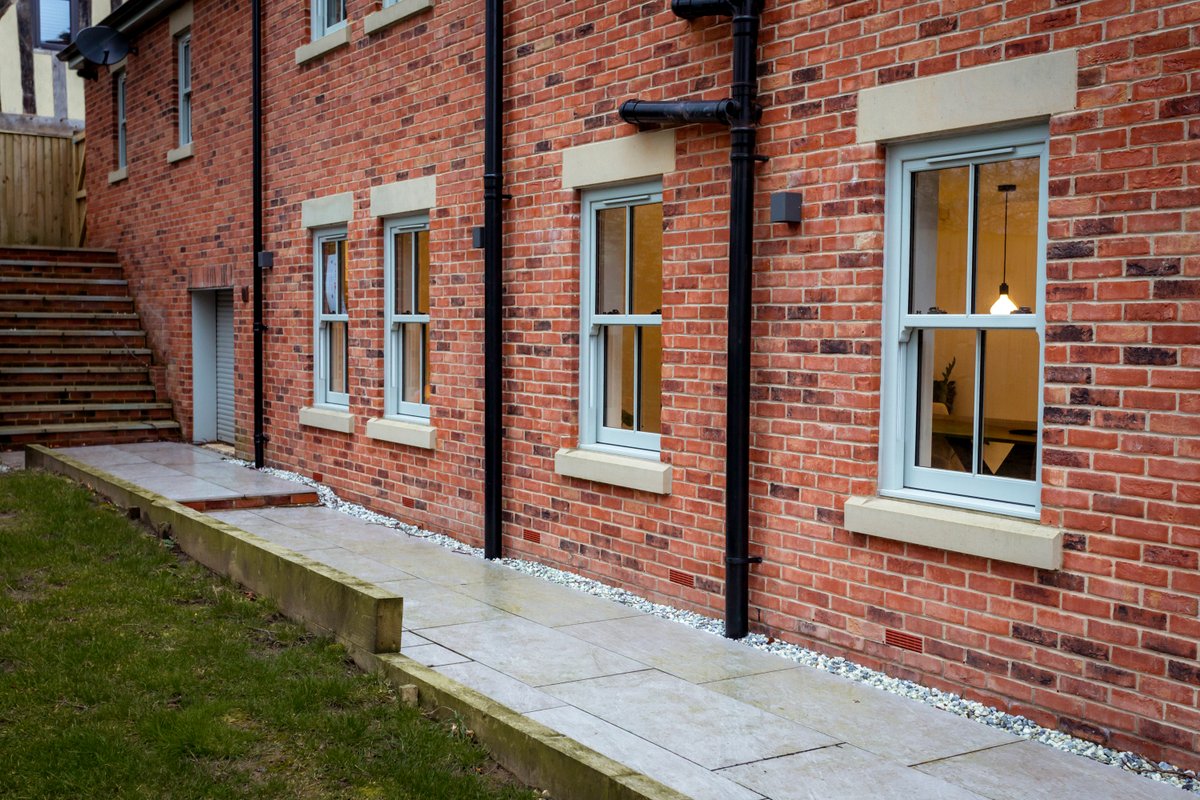rotherhamtiser's tweet image. When you want comfort and quality without compromising on style, these heritage windows will enhance your home
🏠 trib.al/saEKuq1
#AD @QuickslideLtd #Windows #UPVC #HomeImprovements #Yorkshire #Heritage #SashWindows