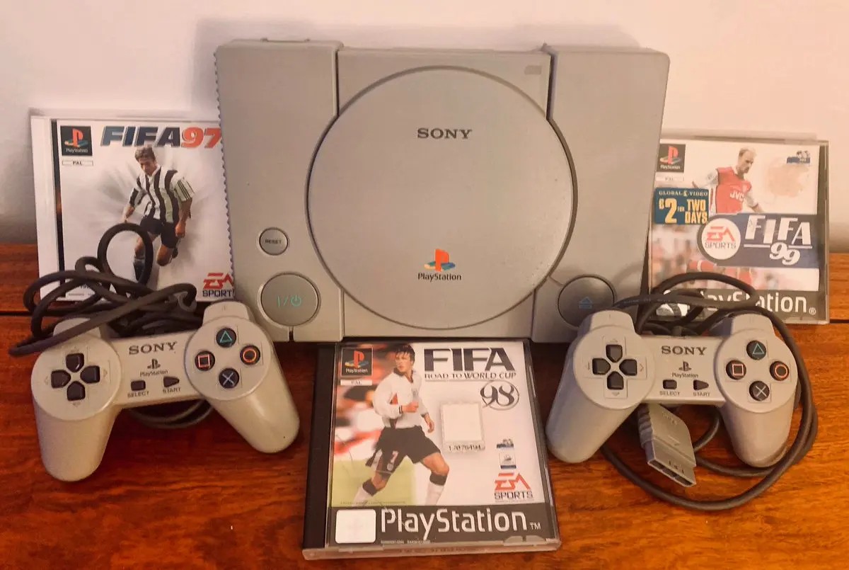 90sfootball's tweet photo. 90s Memories! 🎮 https://t.co/WaGWYtzdA0