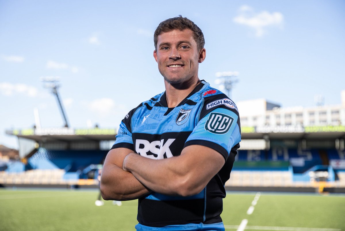 CardiffRugbyWeb's tweet photo. 18th January 2014 was when we last saw Leigh Halfpenny in a Cardiff jersey.

He’s the only player of the team that faced Exeter in the Heineken Cup that day still playing at the top level.

Cardiff, Toulon, Llanelli, Christchurch, London and Cardiff again.

He’s back! https://t.co/dm1o1UBhPC