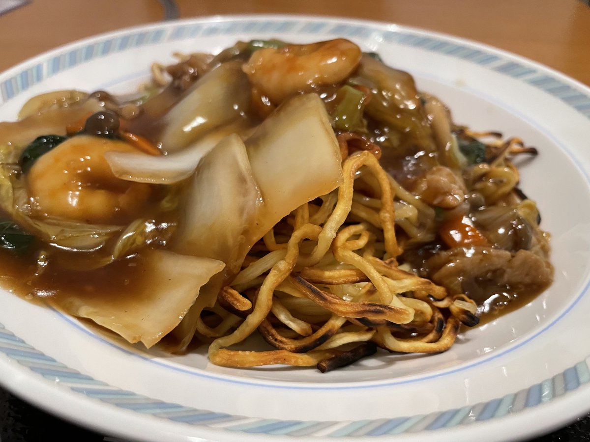 hiro_n04's tweet photo. 中華料理屋さんを発見🥟
あんかけ焼そばおいしかったー♪ https://t.co/YajSXTqN0j