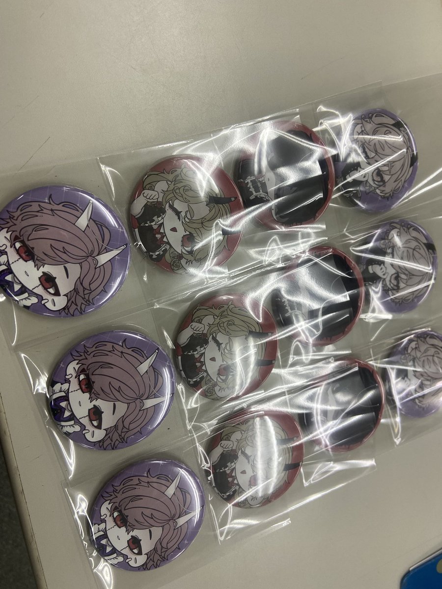 Tea_spoon6's tweet photo. #同人工房さん で缶バッジ作ってきましたー！めちゃ綺麗！！ https://t.co/uXNtKipt9F