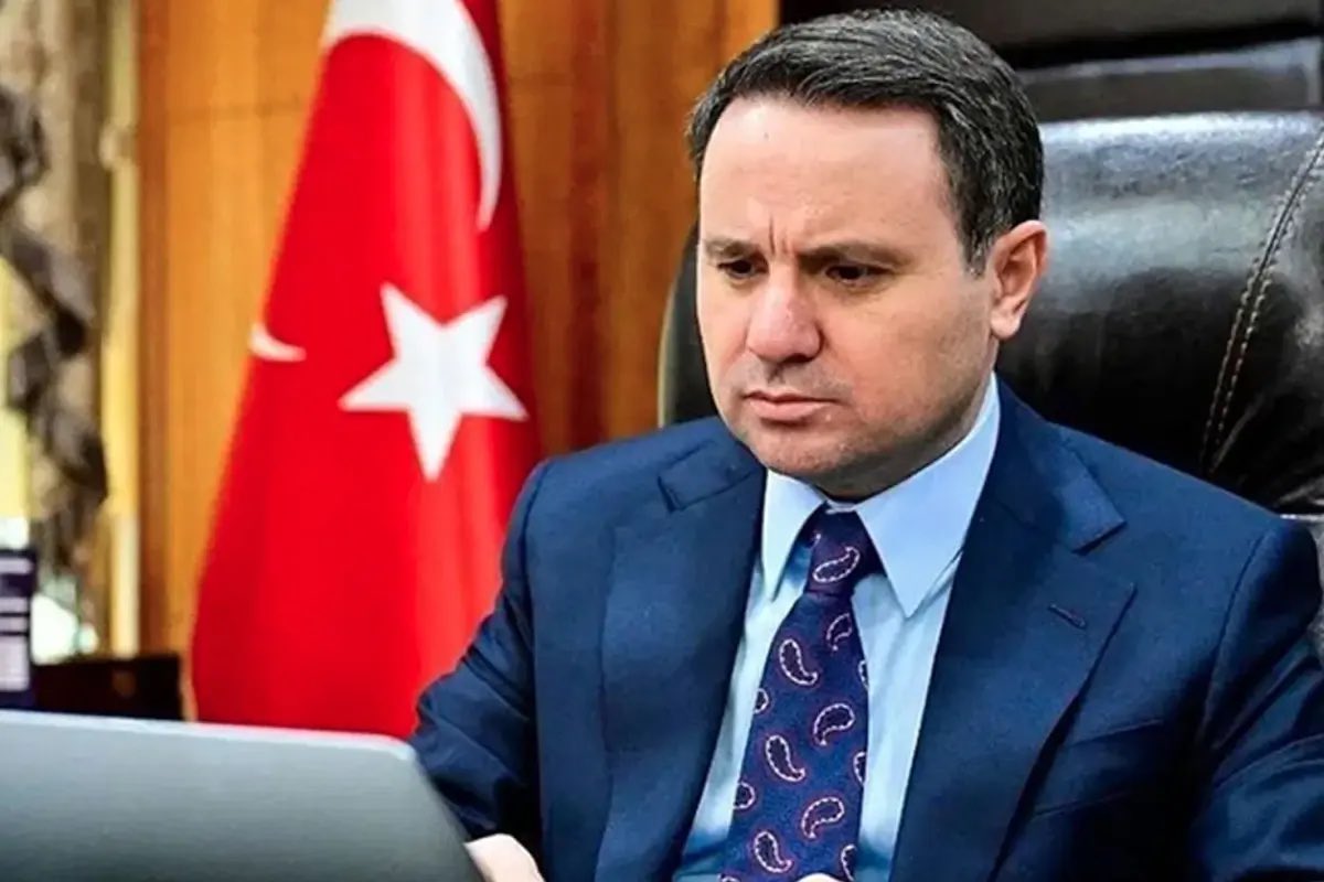 ✍🏻‘Dokunulmaz’ sanılanların korkulu rüyası
 
Türkiye'nin yargı tarihinde, görevini korkusuzca yerine getiren isimler her zaman toplumun takdirini toplamıştır. 
 
İstanbul Cumhuriyet Başsavcısı Akın Gürlek, tam da böyle bir profil çiziyor. 
 
Ekim 2024'te bu kritik göreve