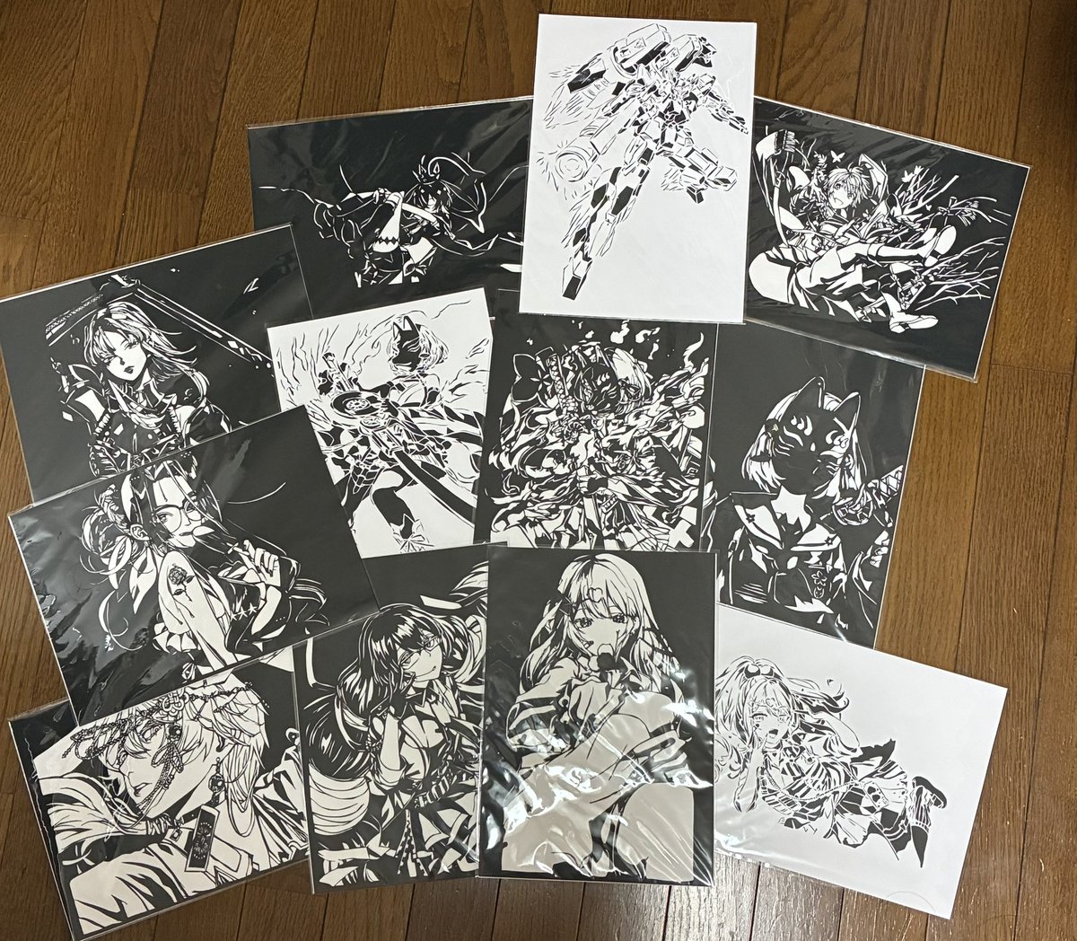 Kirie_chrm's tweet photo. 友達が一緒にリアイベを周ってくれるお礼に自分用含めて2ヶ月で12枚切ってた🫠 https://t.co/6E9trvhFkT