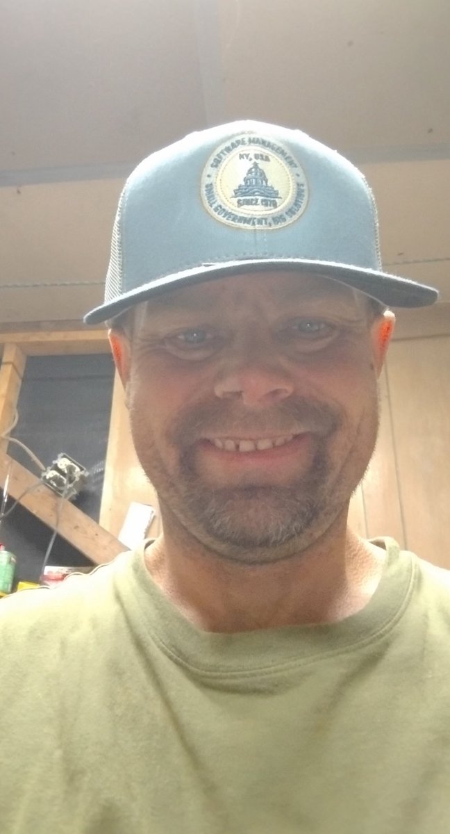 Rodneyfair30414's tweet photo. I’m trying to meet good people around here https://t.co/RgeCAmQBvc