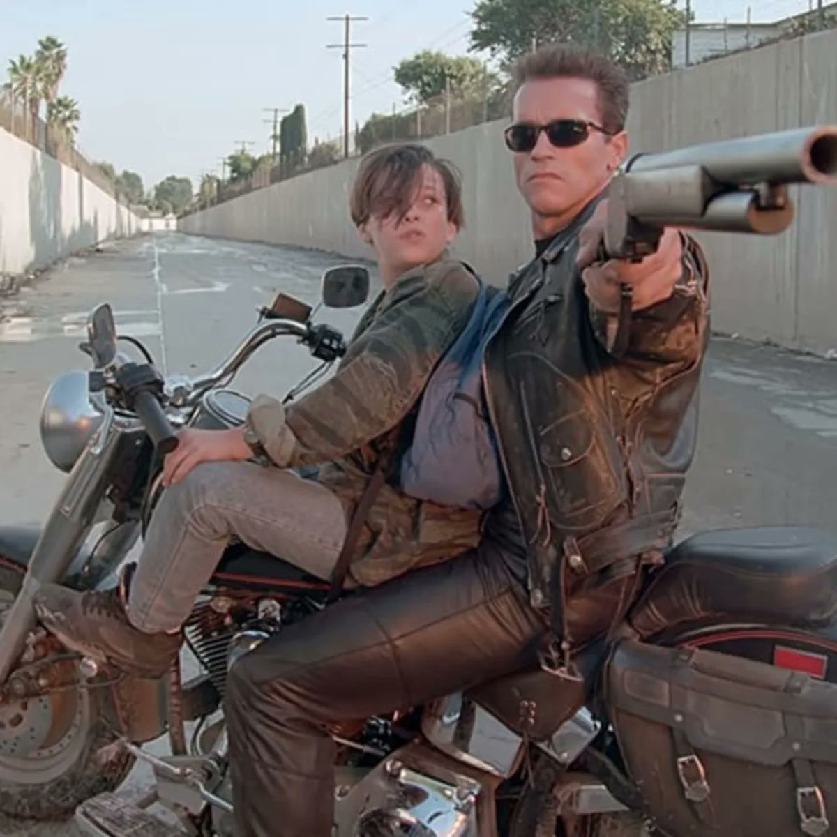 ATRightMovies's tweet photo. Which motorcycle chase tops all others? https://t.co/1x1XqVHKQU