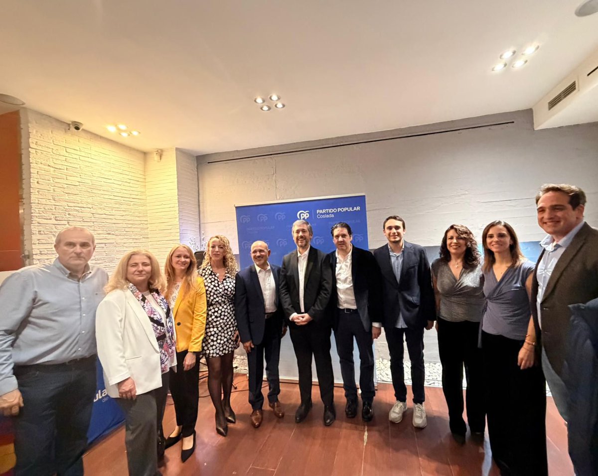 Porque Coslada no puede seguir así.
Porque Coslada merece más.
Porque otra Coslada es posible, y llegará de la mano del <a href="/ppopular/">Partido Popular</a>.

<a href="/becerrafj/">Paco Becerra</a> con <a href="/ppcoslada/">Populares de Coslada</a>