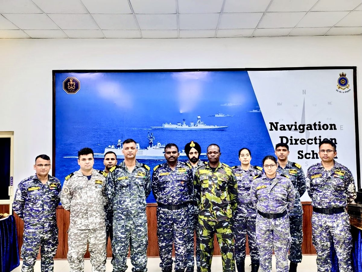 IN_NDSchool's tweet image. 🇮🇳🤝🇰🇪 | #BridgesOfFriendship
@IN_NDSchool celebrated the Republic Day (Jamhuri Day) of #Kenya on 12 Dec 25 with great warmth and camaraderie.
SGT Benard Owuonda of the Kenya Navy joined the officers of #SNC for a ceremonial cake-cutting, reflecting the deep cultural connect and