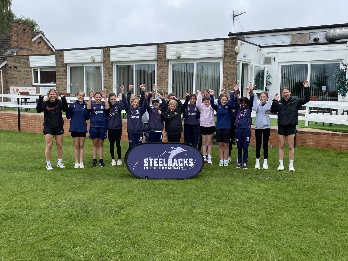 SteelbacksF's tweet image. Christmas Countdown 10/12 🎄

Our Girls Leagues have been a huge success in 2025!

#⃣ 450 girls took part in competitive matches 👊

#⃣ 404 fixtures played in U11 and U13 Softball leagues and U12, U14 and U16 hardball leagues. 🏏

Find out more 👉 bethany.dickens@nccc.co.uk 📩