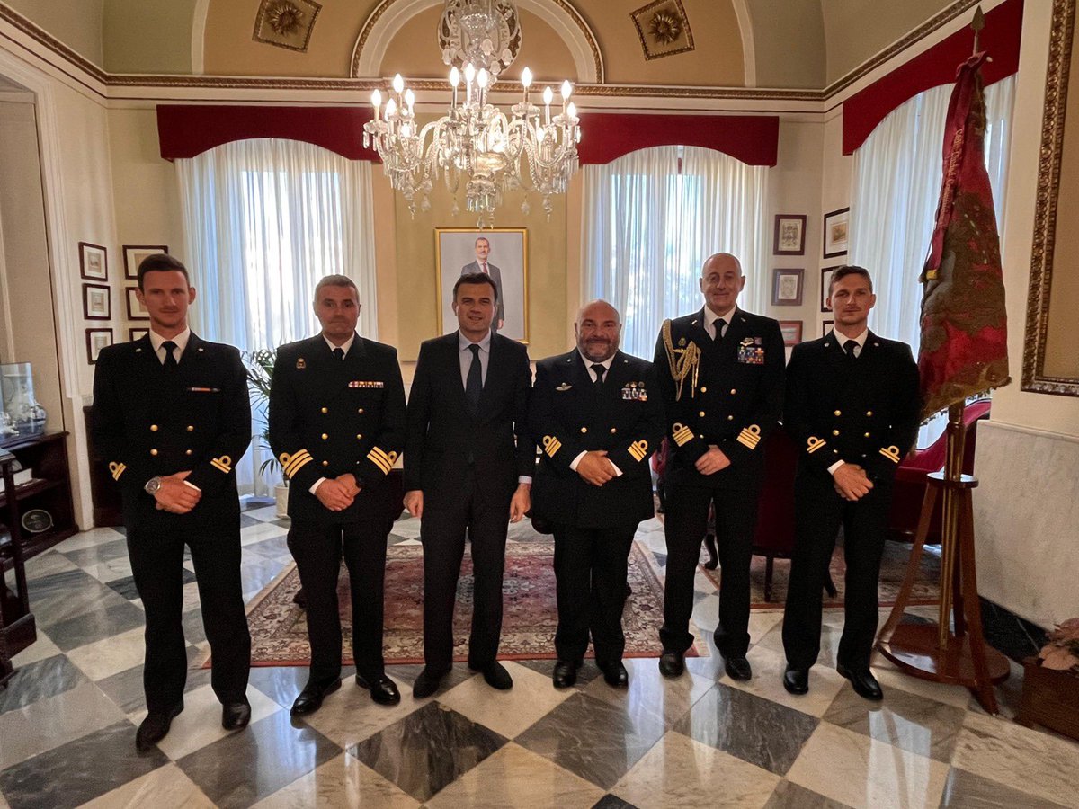 ItalianNavy's tweet image. Da #Cadice prosegue la Campagna d’Istruzione 2025 di nave scuola a vela minore #OrsaMaggiore.

L’equipaggio ha preso parte a incontri istituzionali ad autorità civili e militari con la Marina spagnola della base navale di #Rota.
E’ stata celebrata a bordo anche #SantaBarbara,